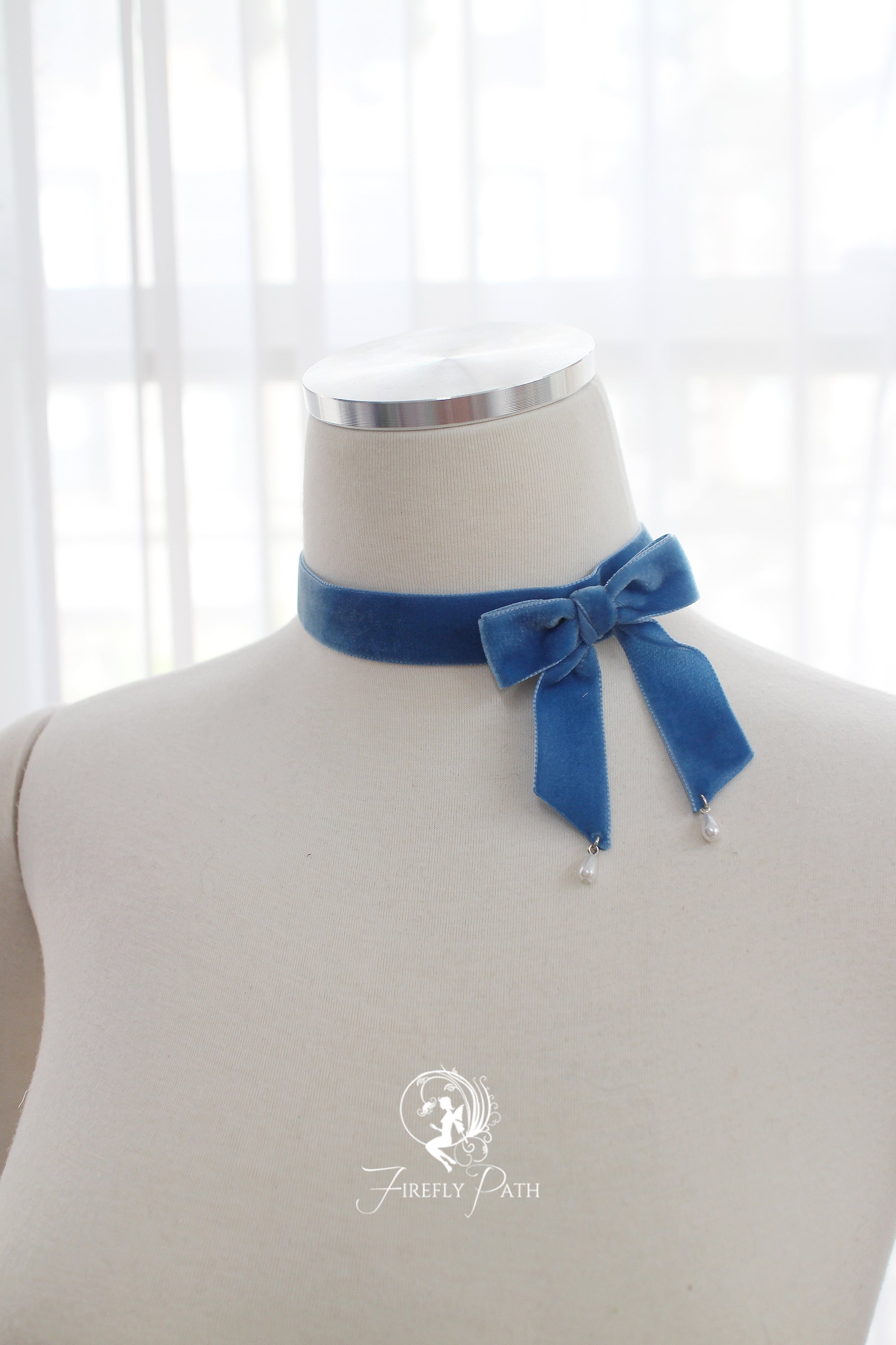 Blue hot sale velvet choker